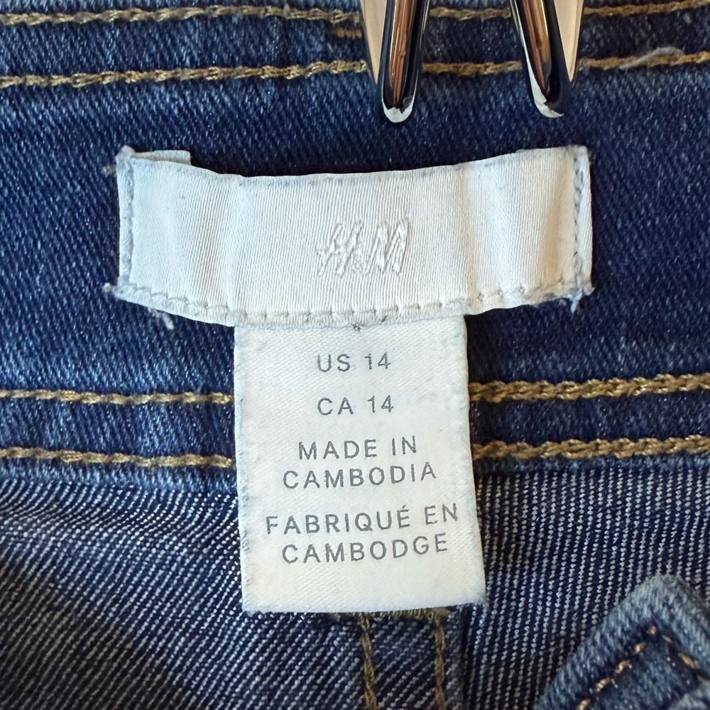 H&M Retro High Waisted Dark Wash Wide Leg Comfy Stretch Patch Pocket Jeans - Picture 5 of 8